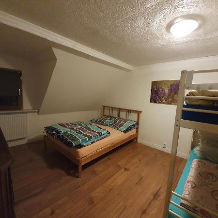 Dachgeschosswohnung In Neumuenster 2 Zimmer Ngoại thất bức ảnh