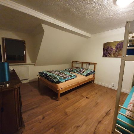 Dachgeschosswohnung In Neumuenster 2 Zimmer Ngoại thất bức ảnh