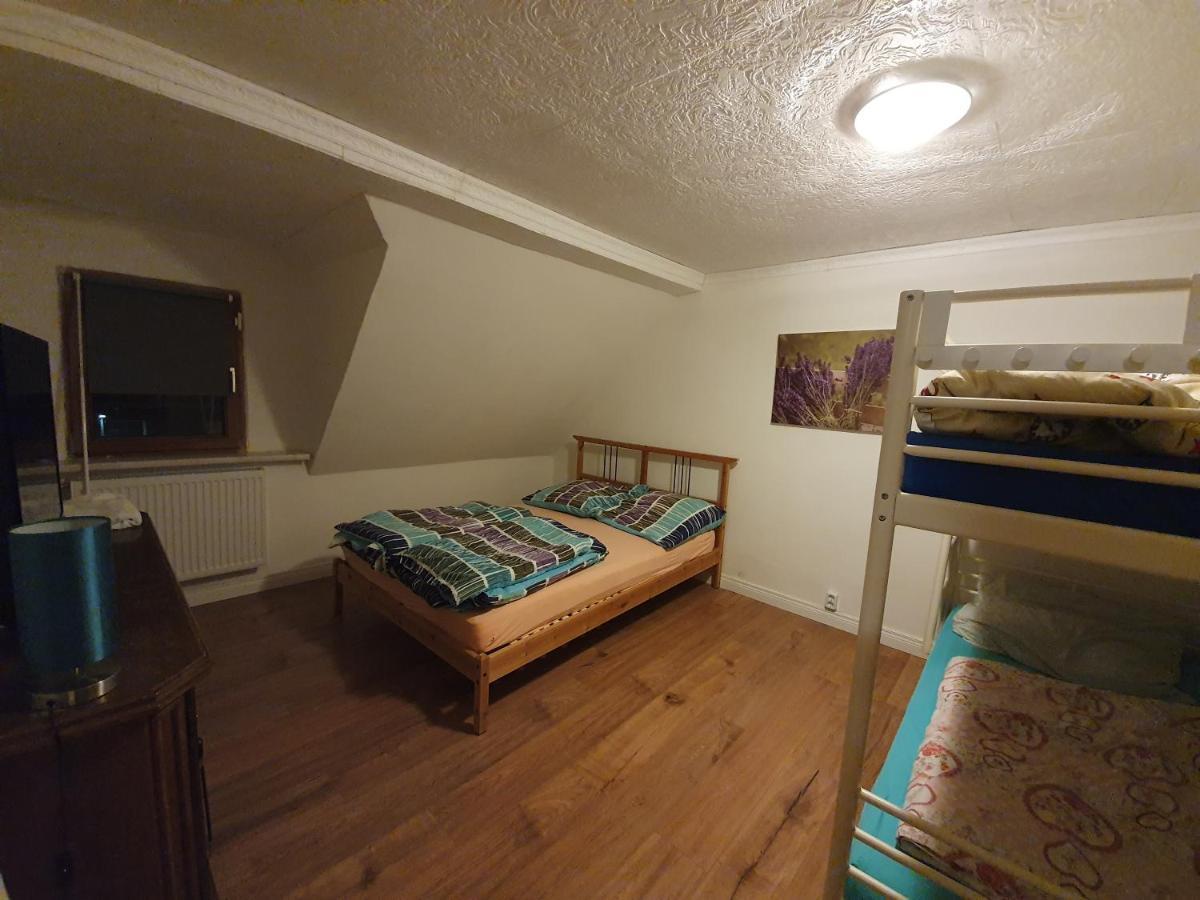 Dachgeschosswohnung In Neumuenster 2 Zimmer Ngoại thất bức ảnh