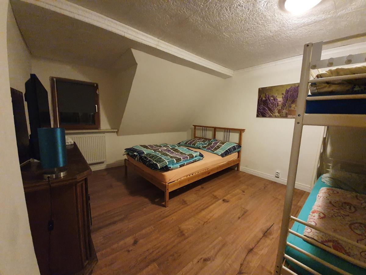 Dachgeschosswohnung In Neumuenster 2 Zimmer Ngoại thất bức ảnh